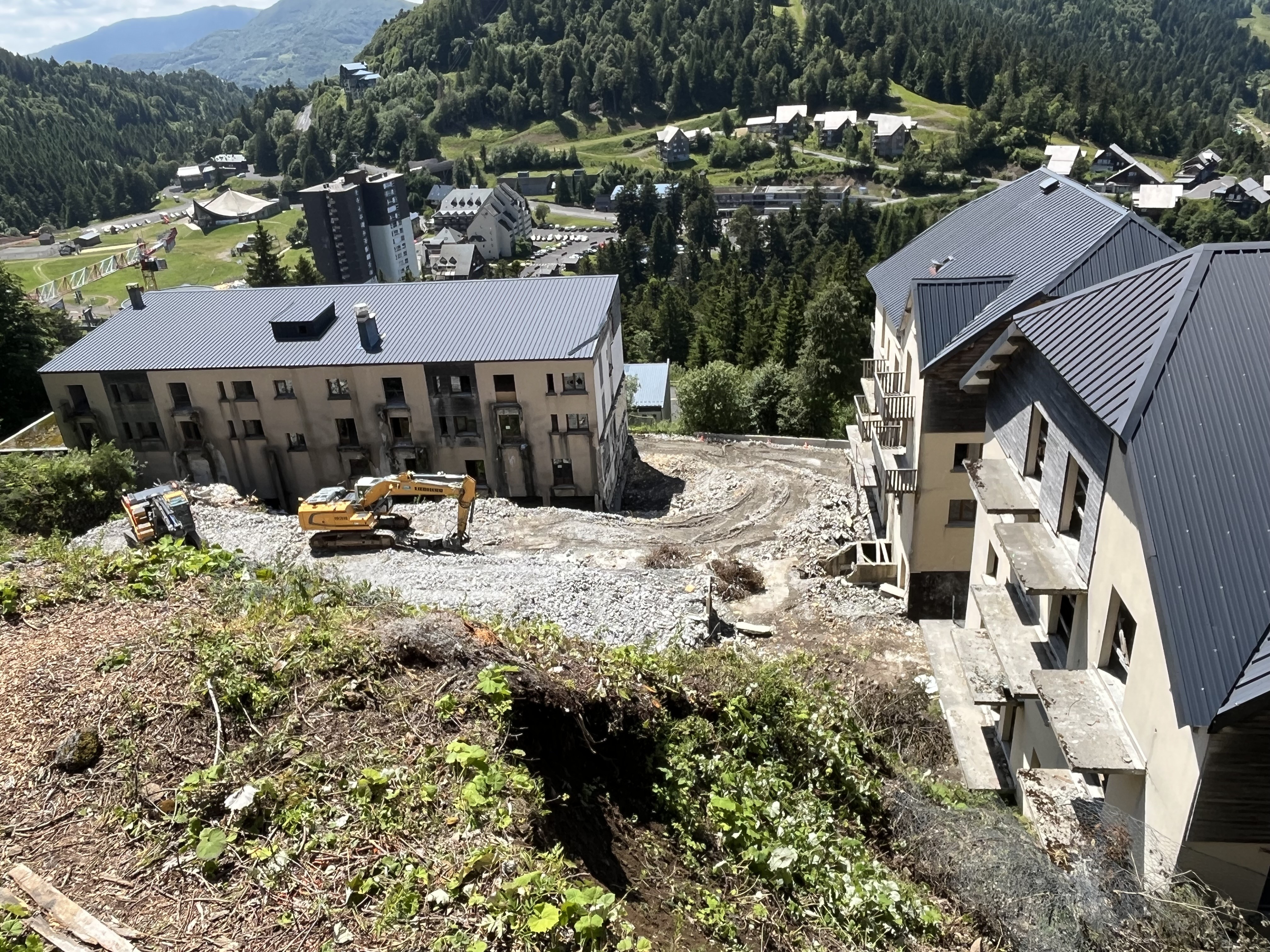 2 juillet vue de la cour arriere