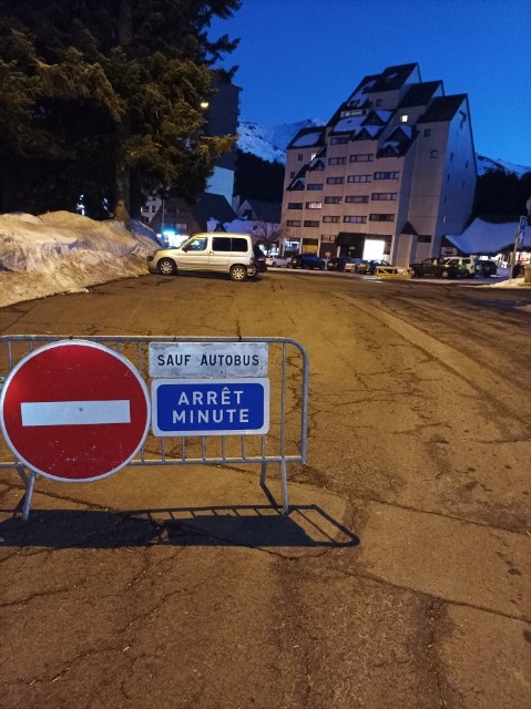 signalisation en place entrée P1