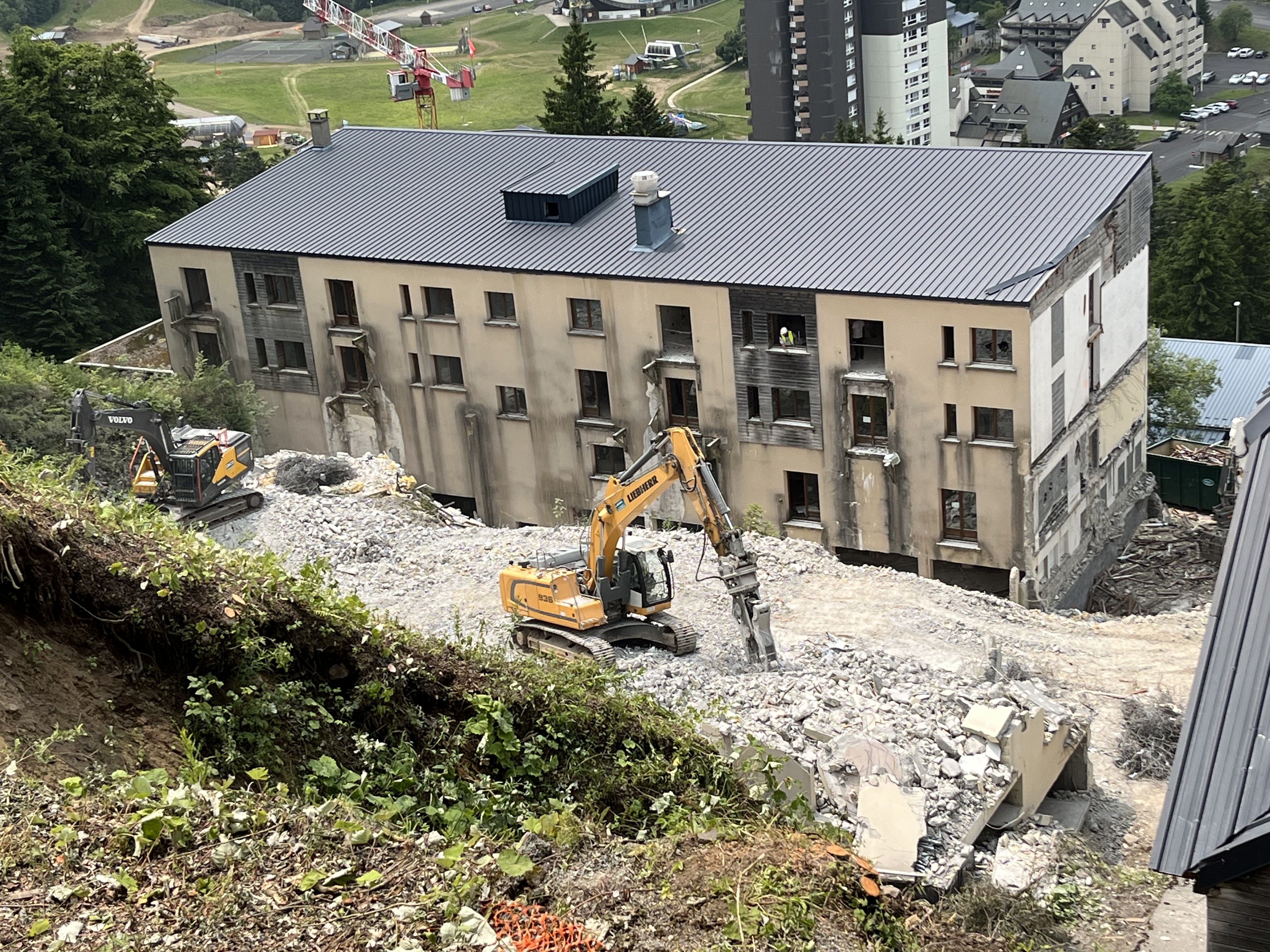 Fin juin bat central demontage fenetres