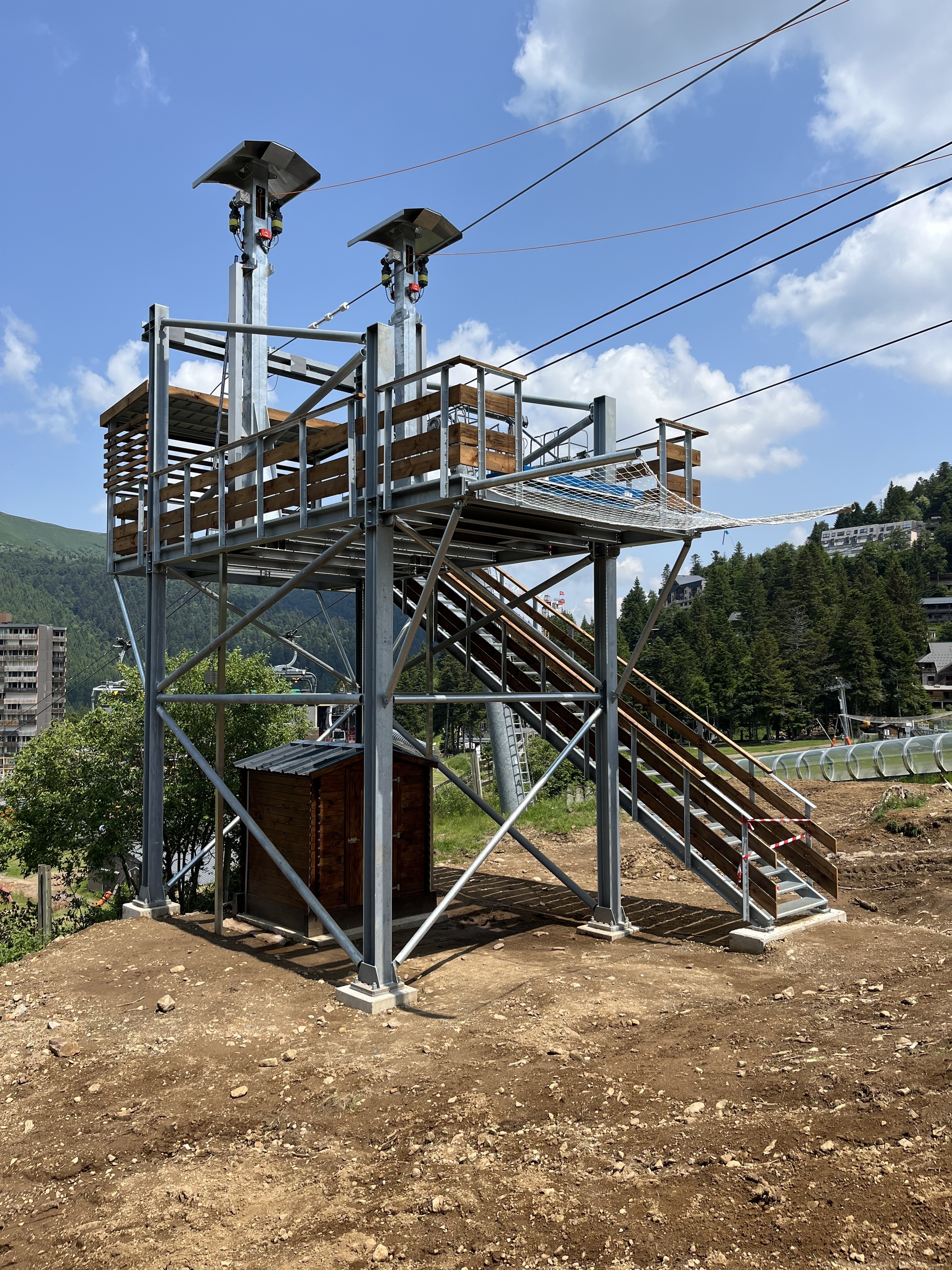 16 juin gros plan sur gare arrivée