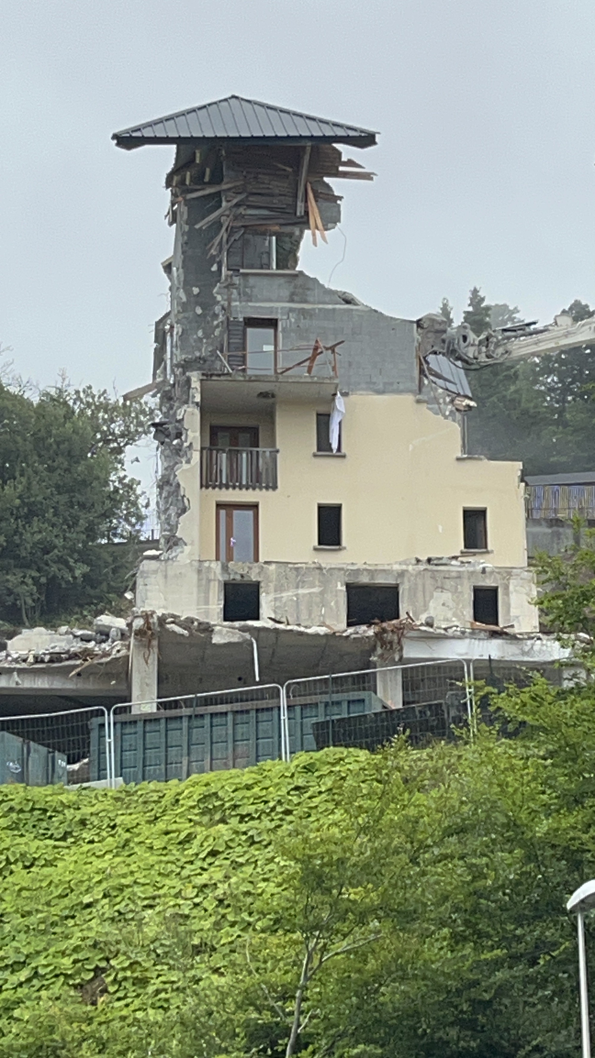 vue de la route au dessous dans le virage 2667