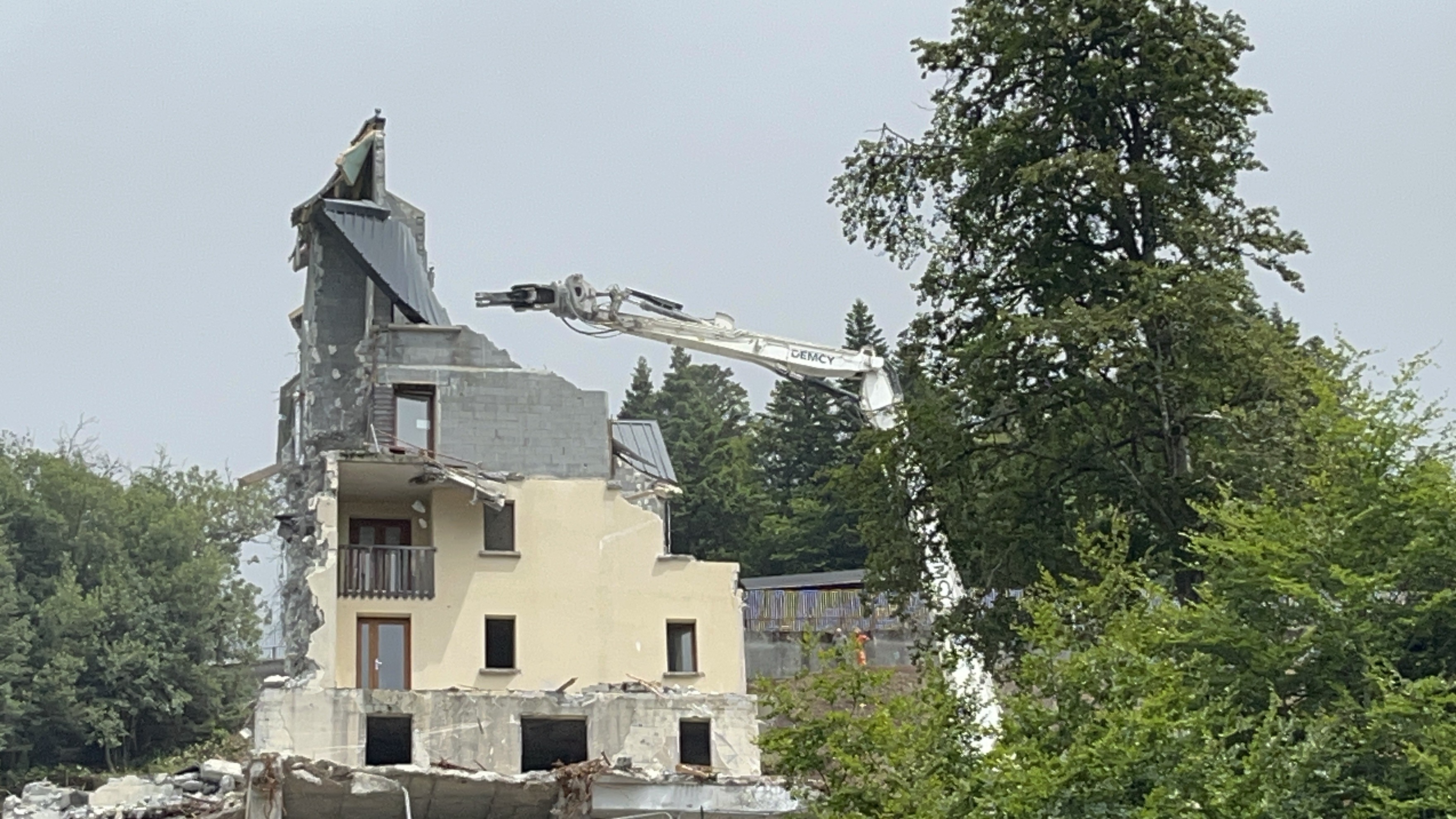 vue de la route au dessous dans le virage 2707