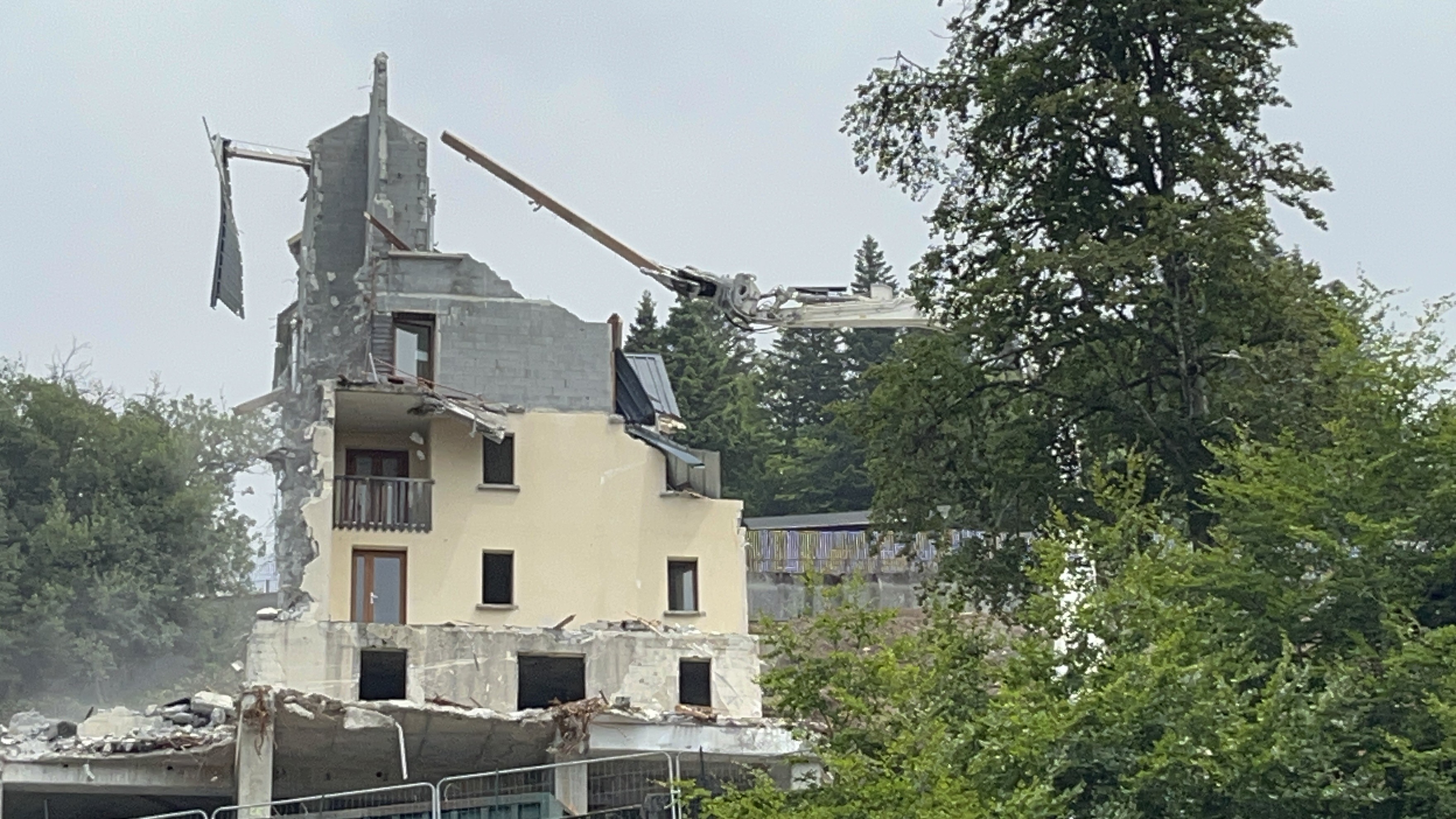 vue de la route au dessous dans le virage 2717