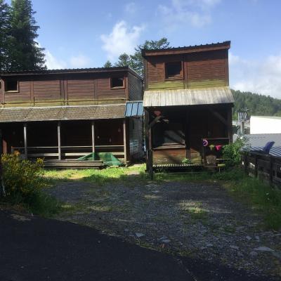 juin 2021 les 3 chalets du haut vus de la route