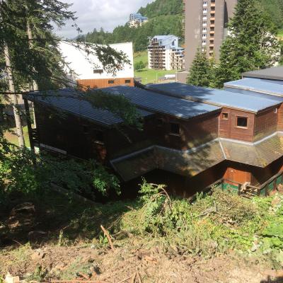 les 4 chalets du bas vus de la route