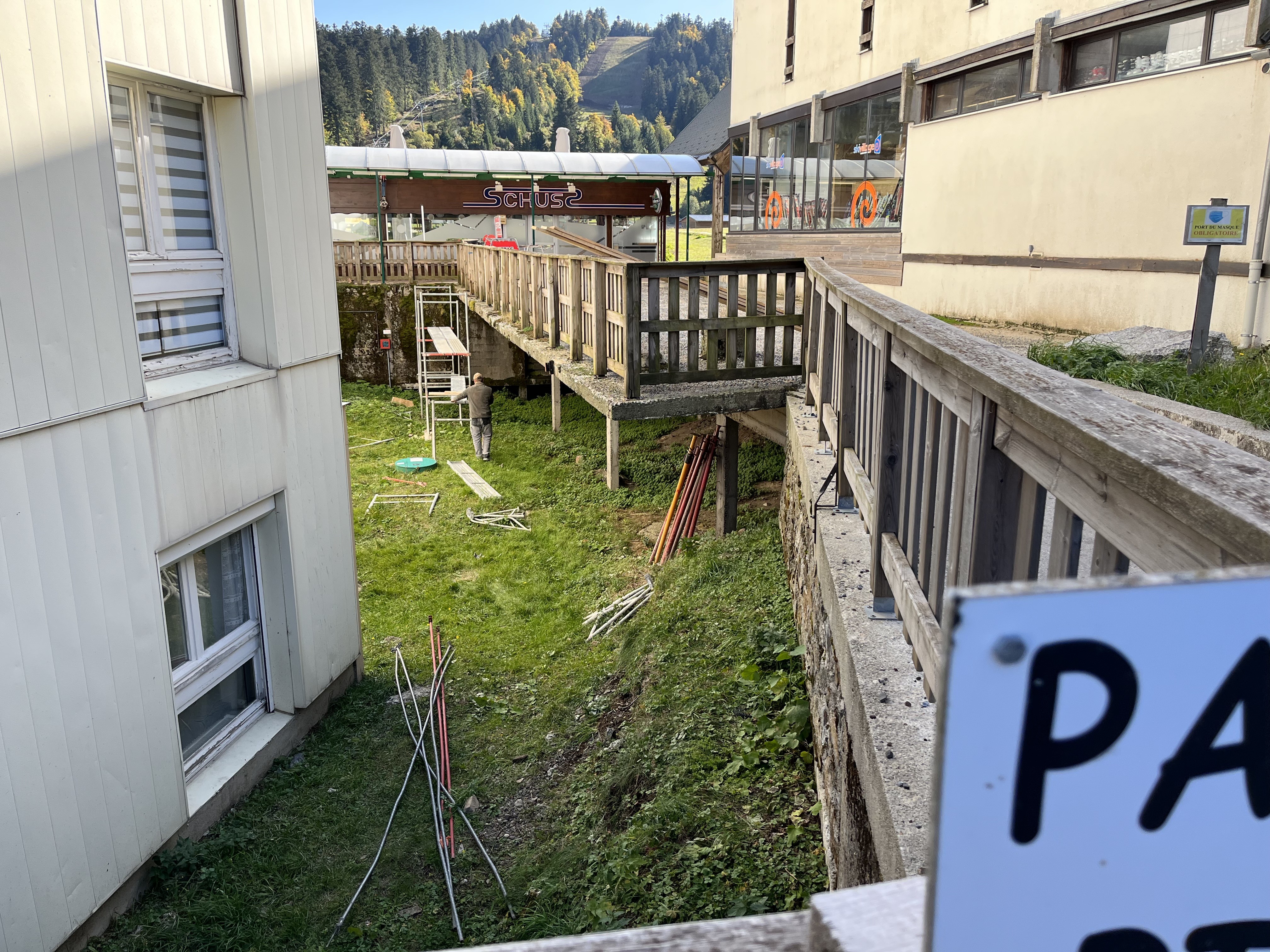 reprise le la passerelle piétons accès PMR